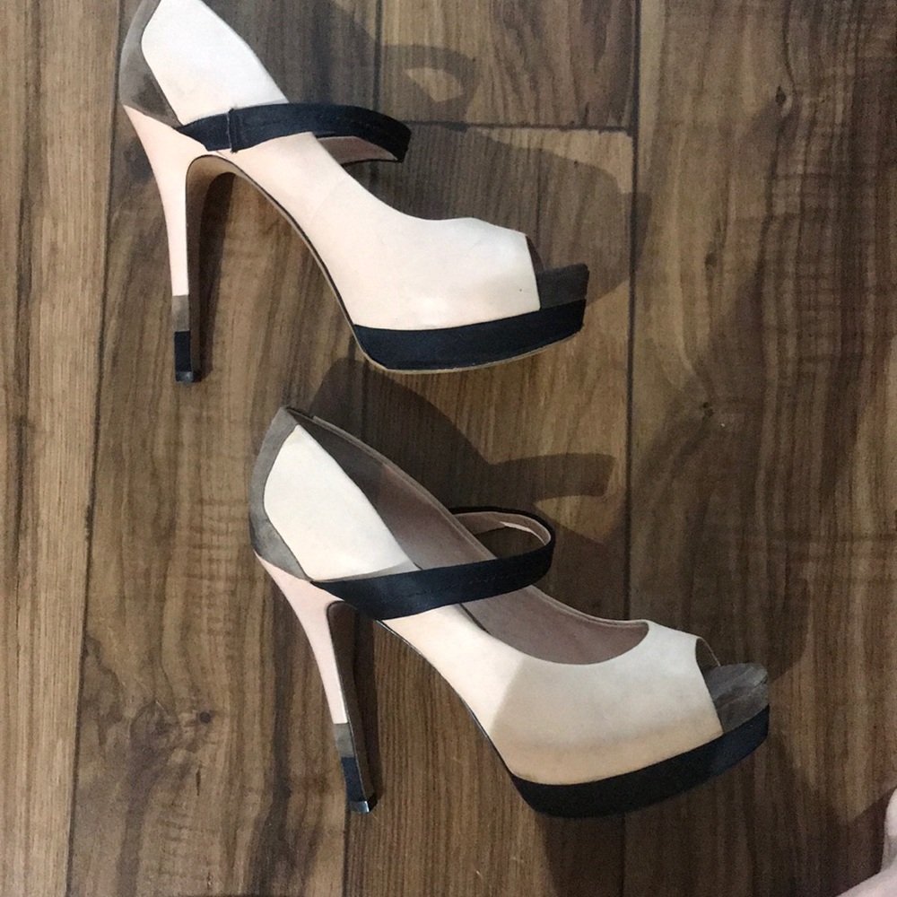 Jessica Simpson Platform Heels - Picture 3 of 7